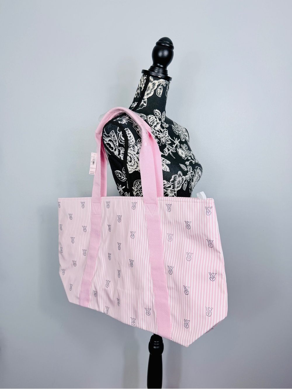 NWT Victoria’s Secret pink VS bling logo zip top tote travel bag size large